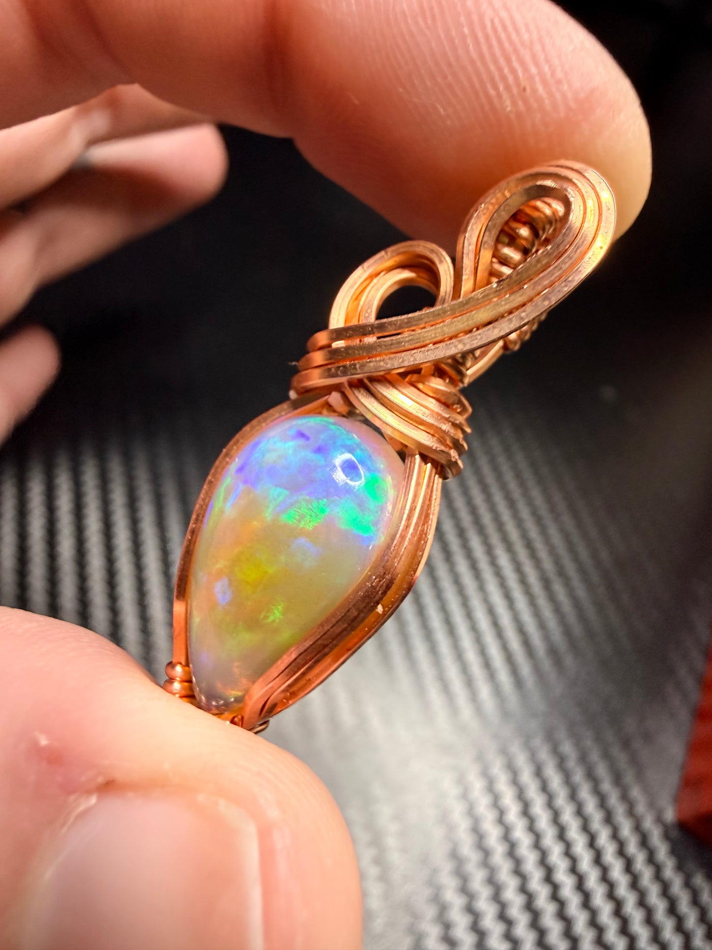 12VDS) Ethiopian Welo Opal, Pendant In Copper