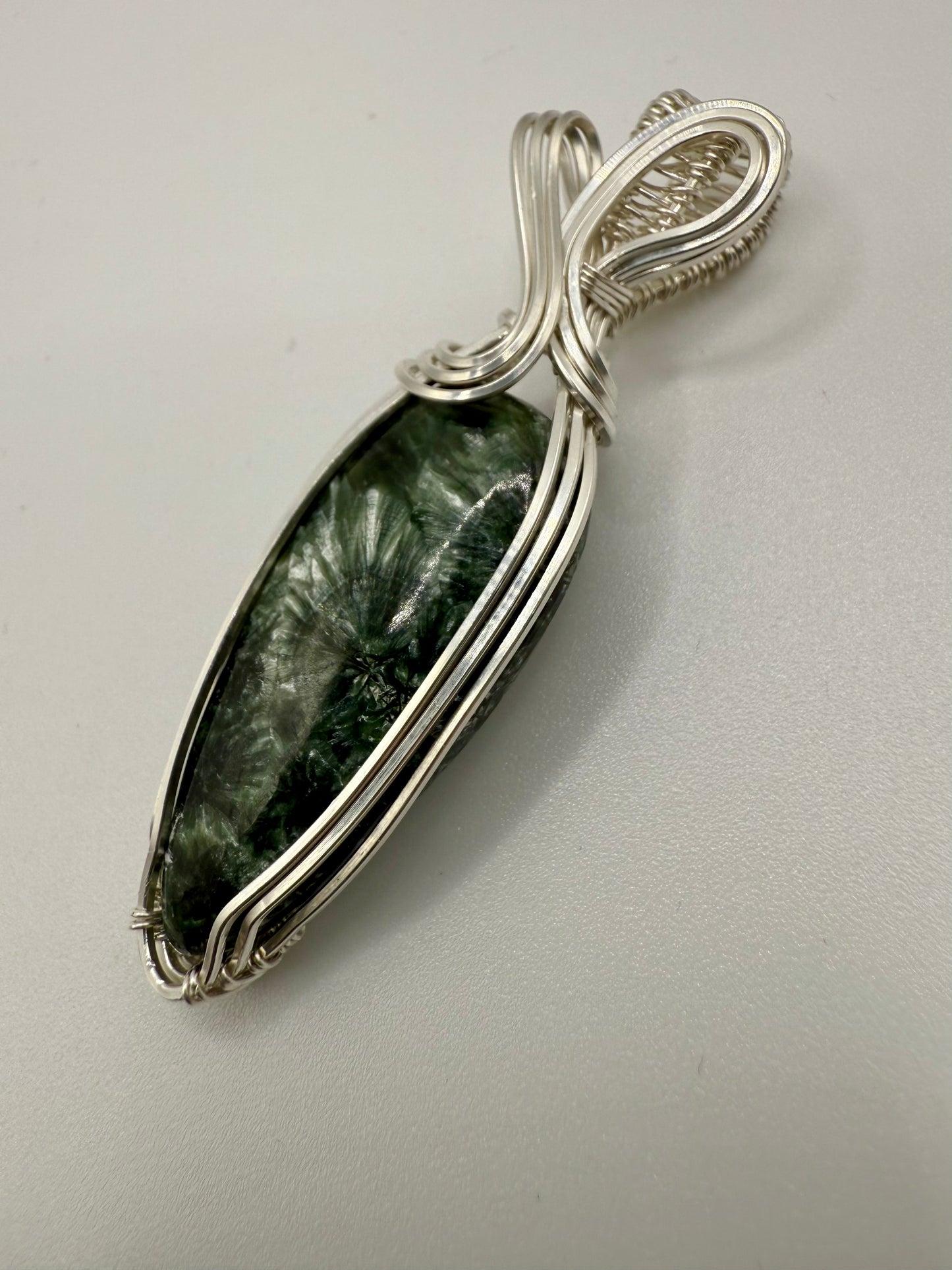 B112) Seraphinite Pendant Necklace In Sterling Silver
