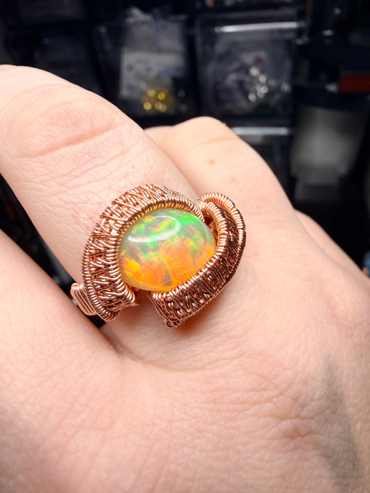 3EO) Ethiopian Opal 4.15crt In Copper Ring Size 10￼