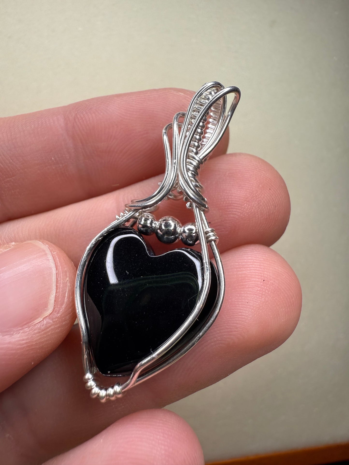 A11) Black Onyx Pendant Necklace In Sterling Silver