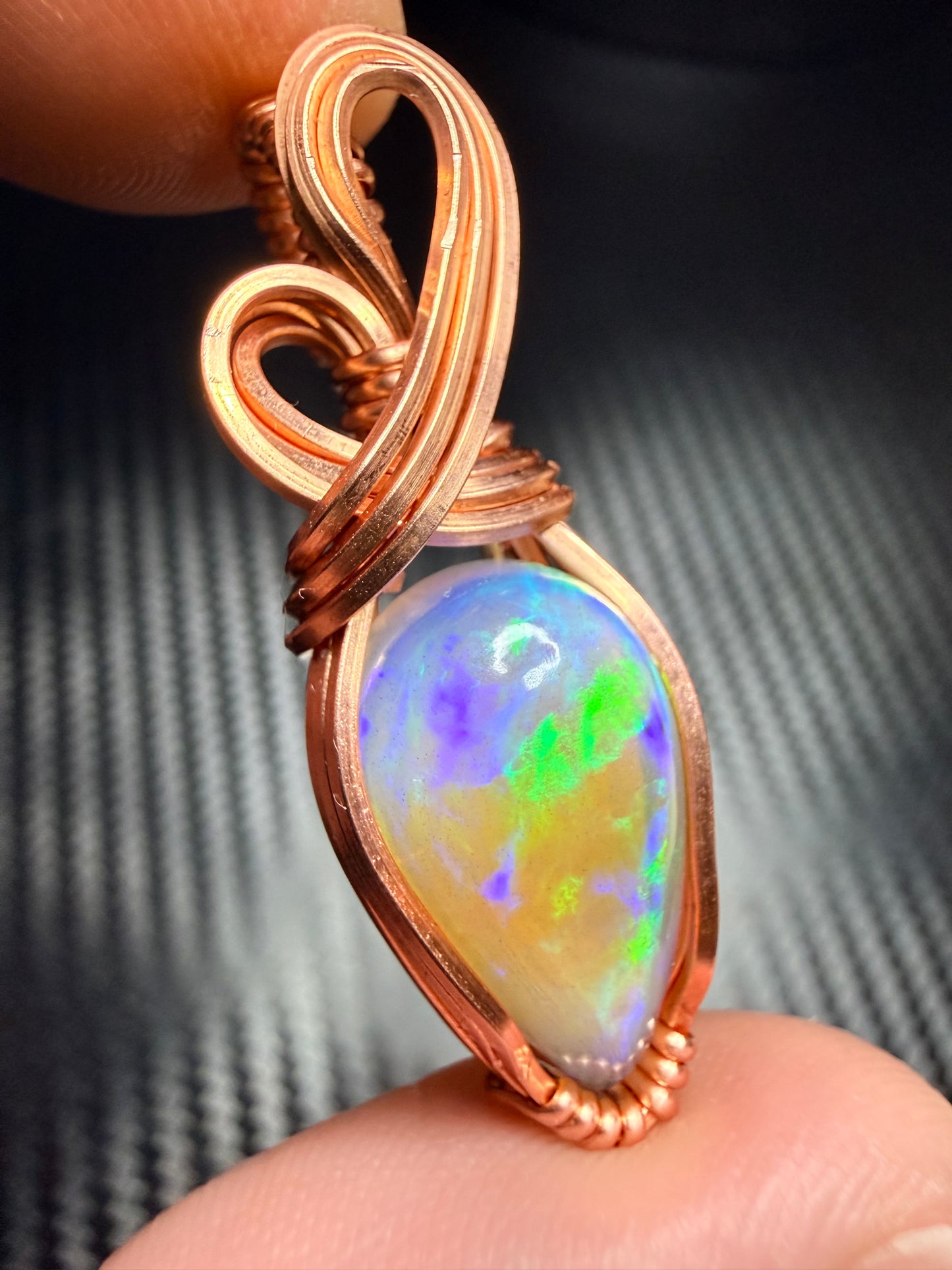 12VDS) Ethiopian Welo Opal, Pendant In Copper