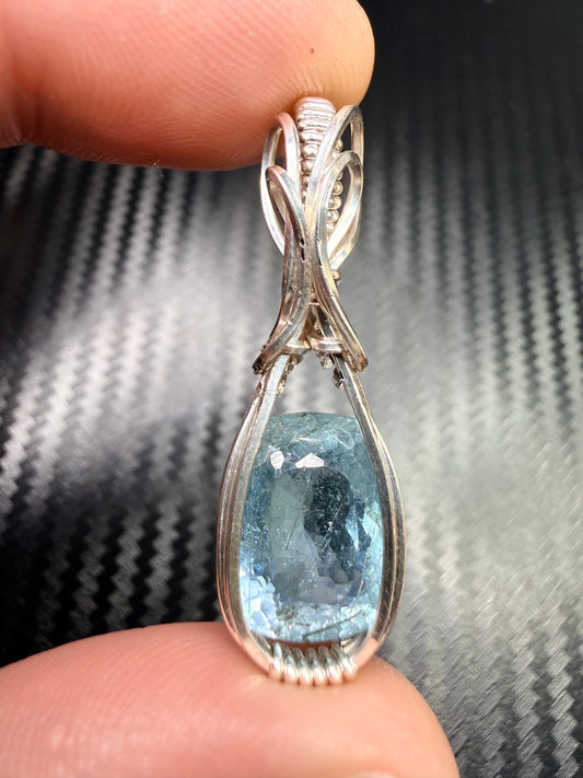 Aquamarine Pendant in 925 Sterling Silver – Blue Gemstone Necklace, Healing Crystal Jewelry, March Birthstone Gift