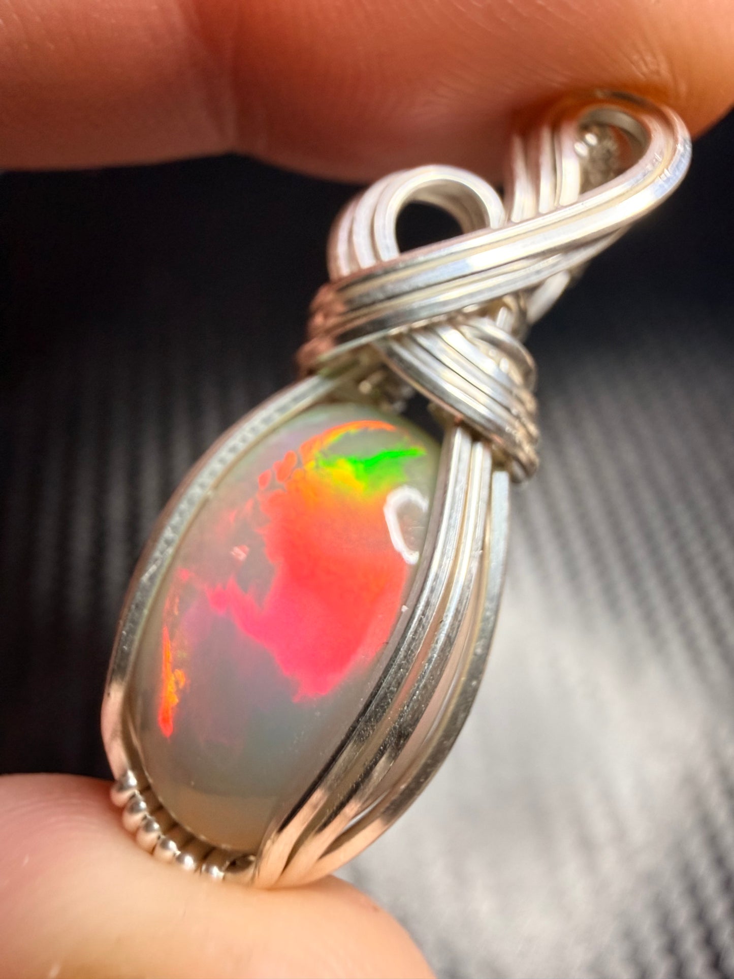 Grey Ethiopian Welo Opal High Flash, Pendant In Sterling Silver