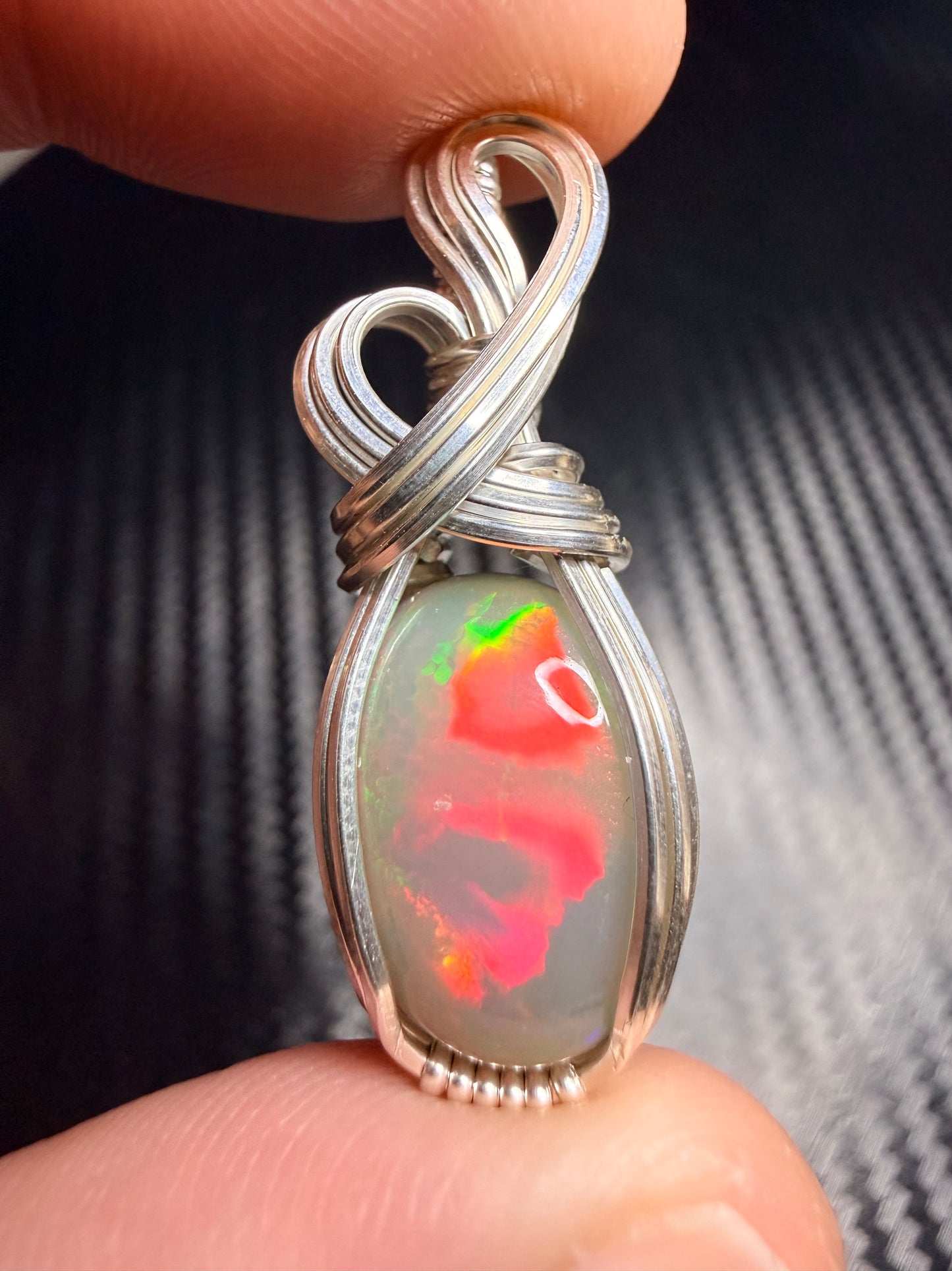 Grey Ethiopian Welo Opal High Flash, Pendant In Sterling Silver