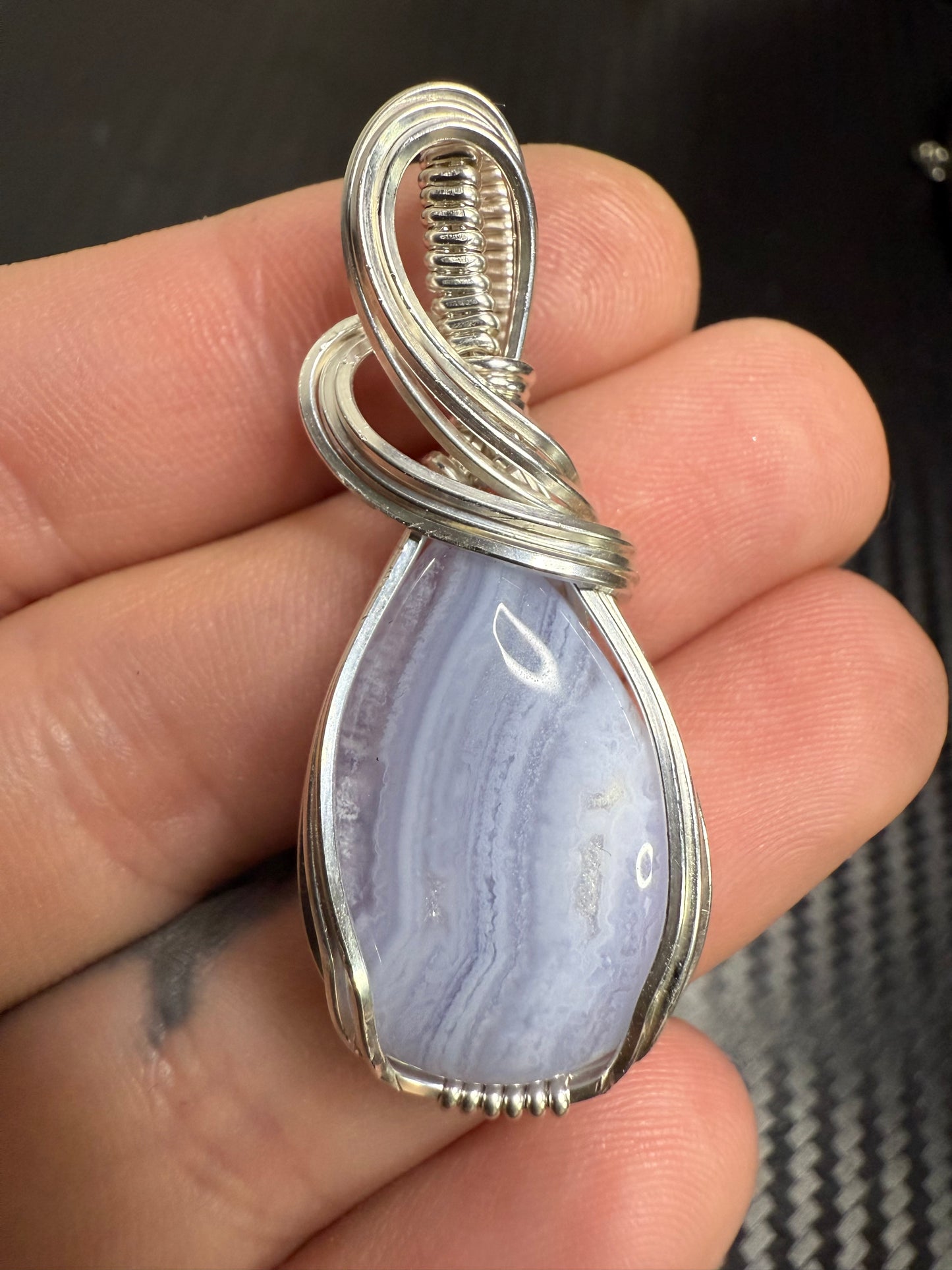 B112) Blue Lace Agate Pendant Necklace In Sterling Silver