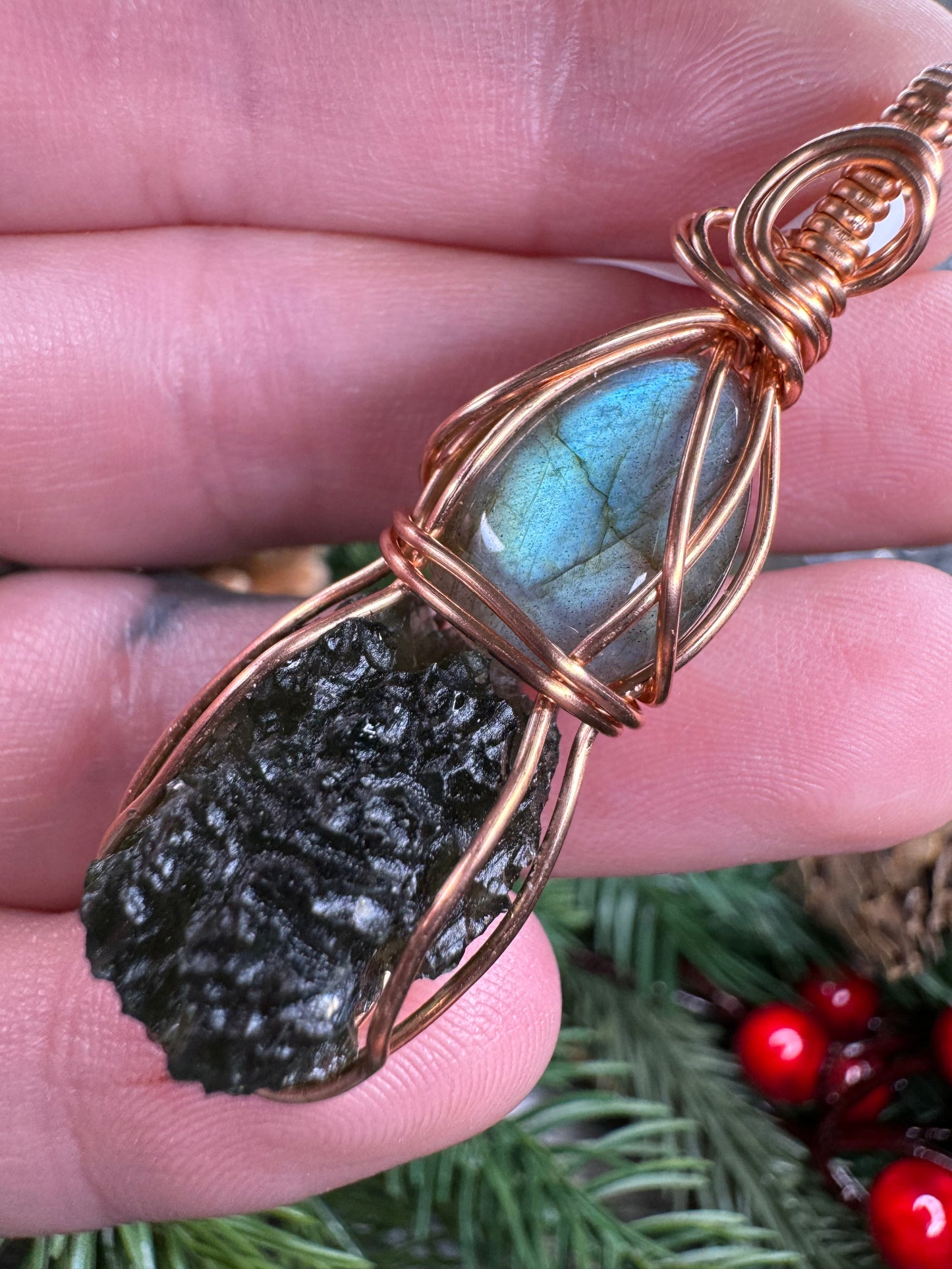 Nesmen Forest Moldavite & Labradorite Pendant in Copper