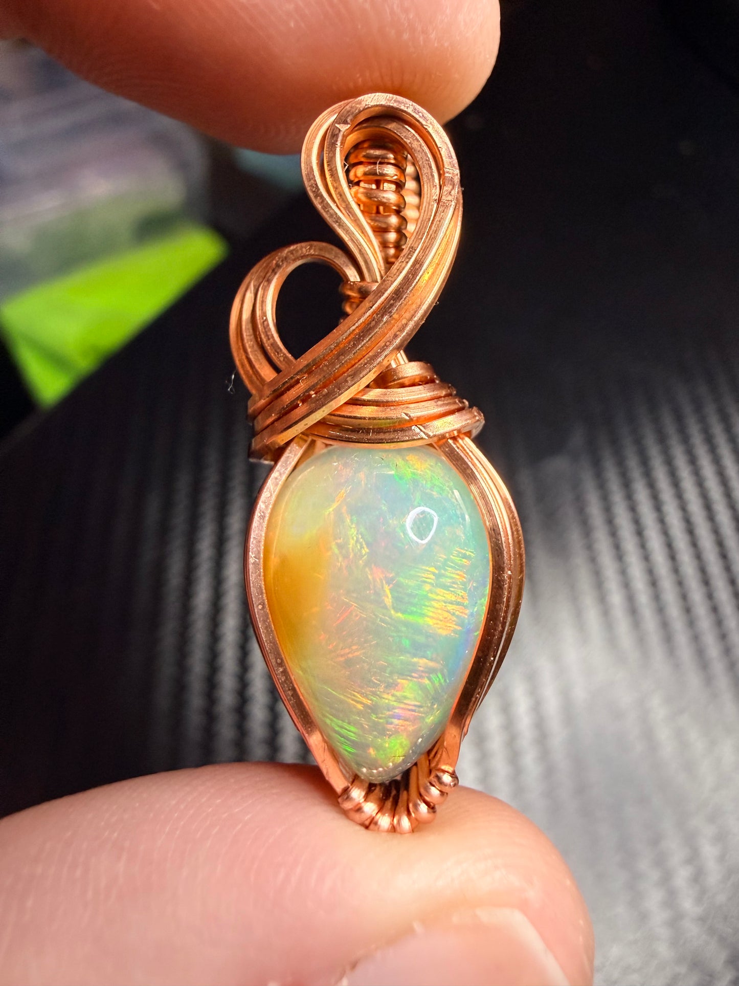 12VDS) Ethiopian Welo Opal, Pendant In Copper