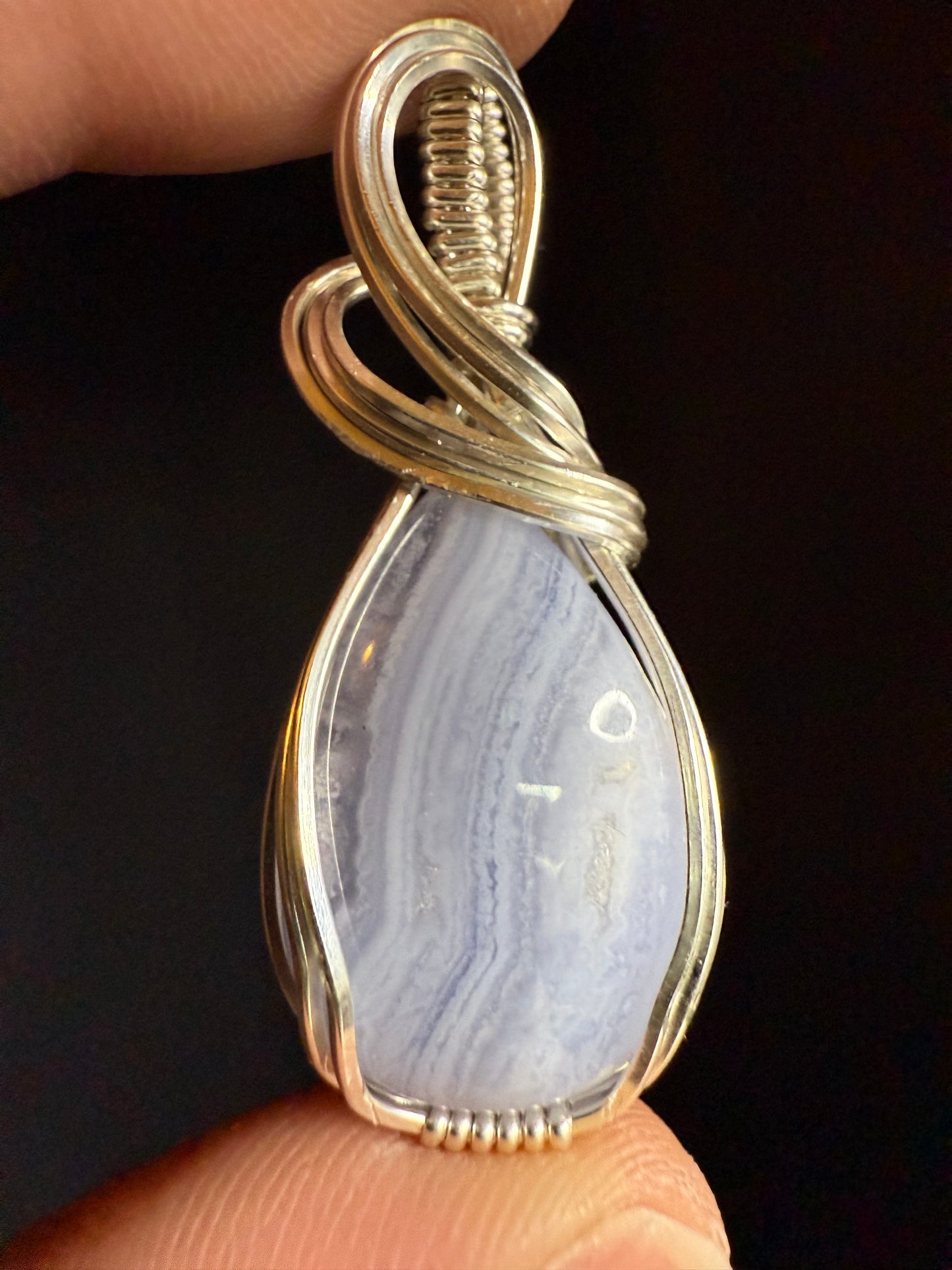 B112) Blue Lace Agate Pendant Necklace In Sterling Silver
