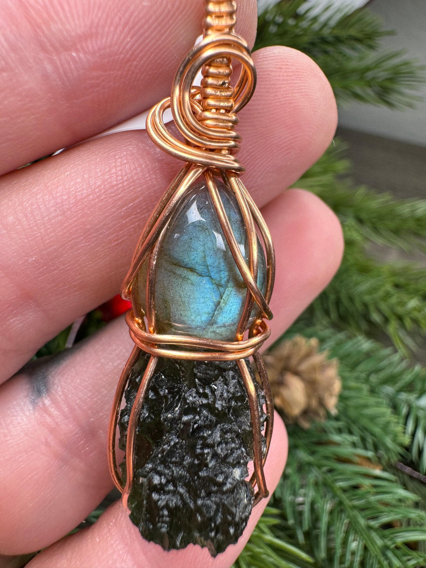 Nesmen Forest Moldavite & Labradorite Pendant in Copper