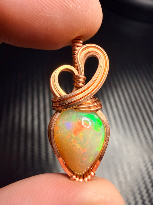 12VDS) Ethiopian Welo Opal, Pendant In Copper