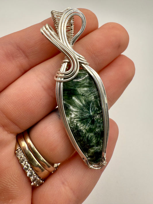 B112) Seraphinite Pendant Necklace In Sterling Silver